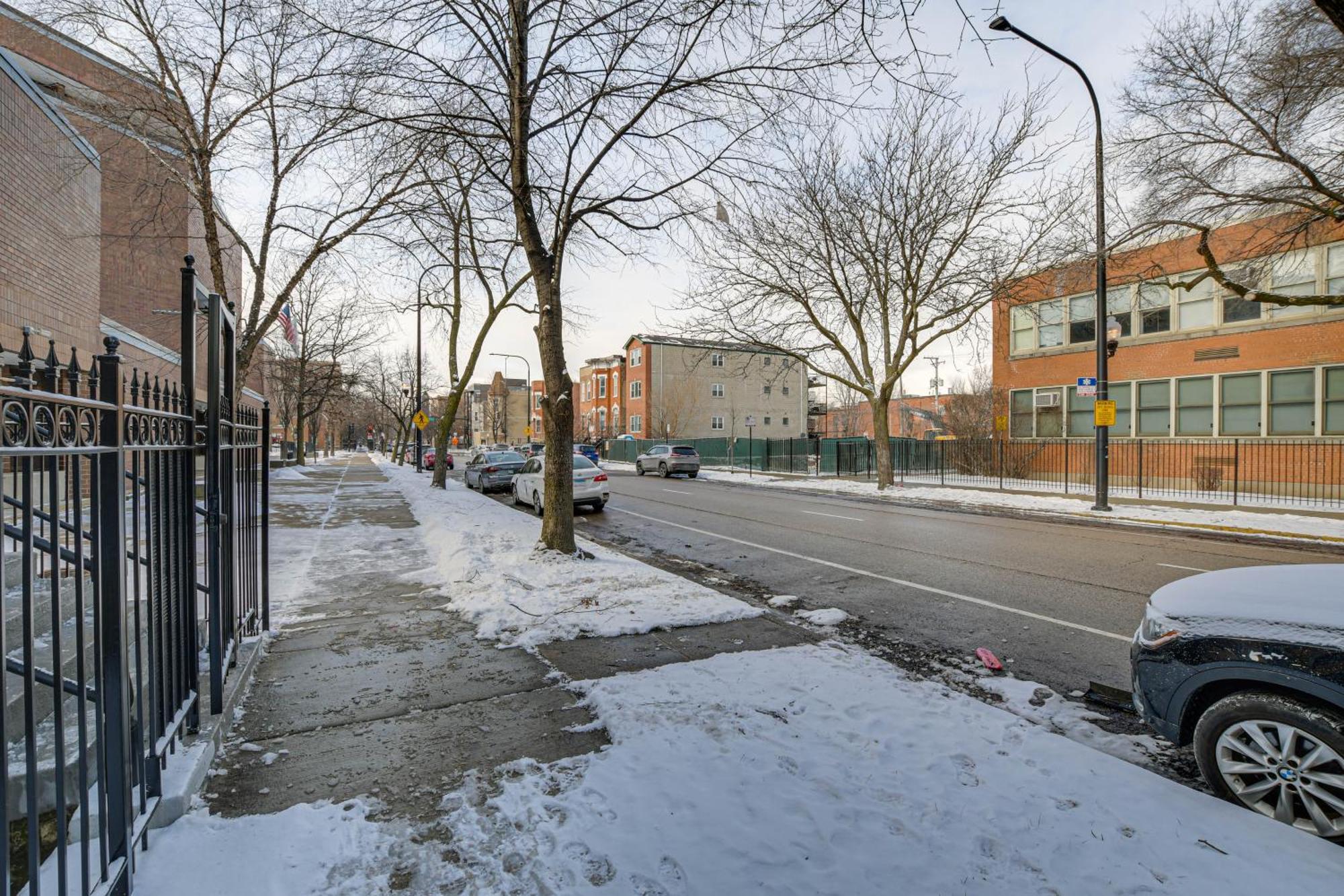 Spacious Condo With Deck About 3 Mi To Downtown Chicago! Exteriör bild